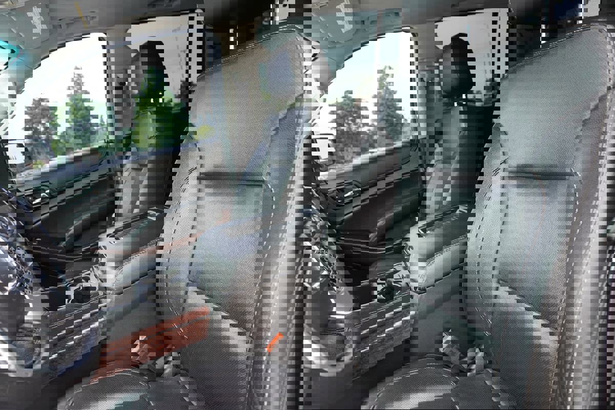 Used 2017 GMC Yukon XL SLT w/ Open Road Package image 36