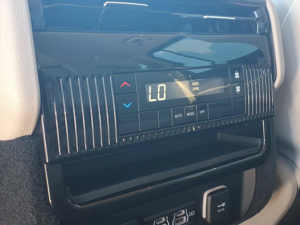 Used 2022 Jeep Wagoneer Series I AWD/4WD image 24