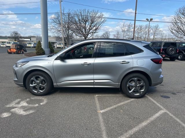 Used 2023 Ford Escape ST-Line w/ Tech Pack #1 AWD/4WD image 4