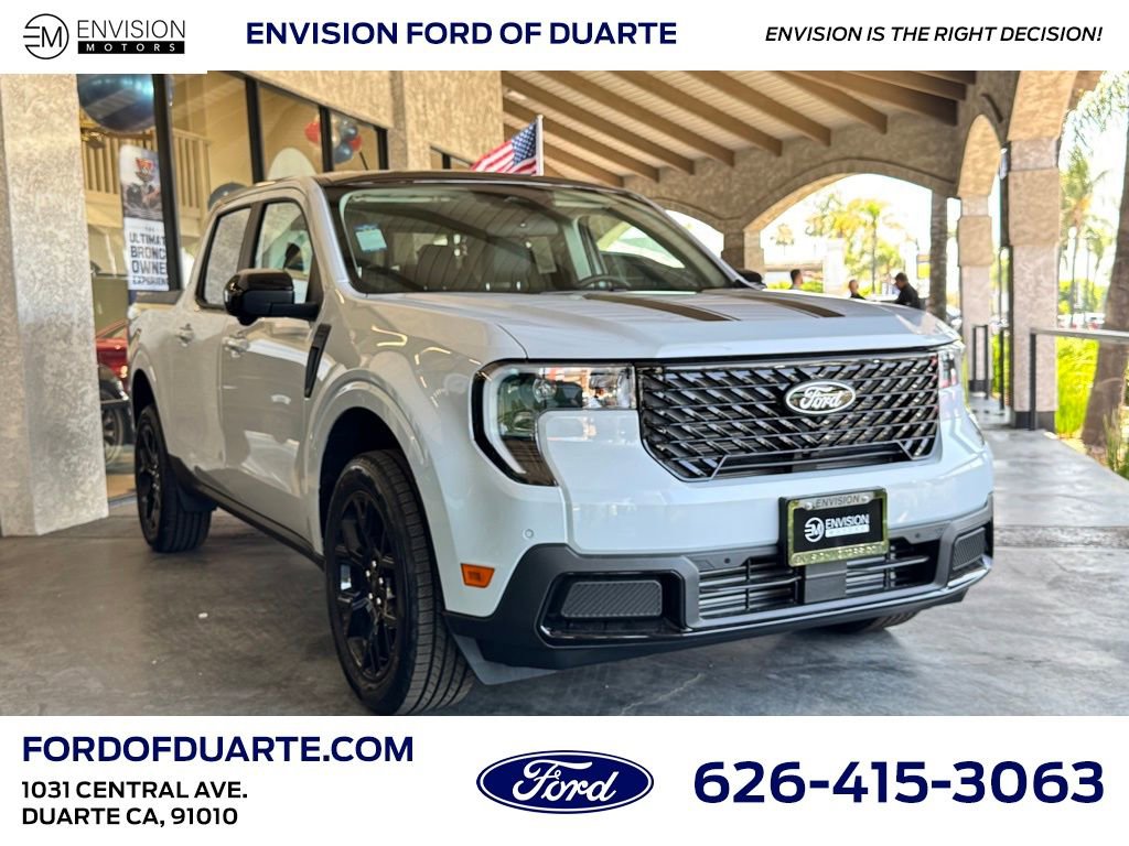 New 2025 Ford Maverick Lariat w/ Black Appearance Package