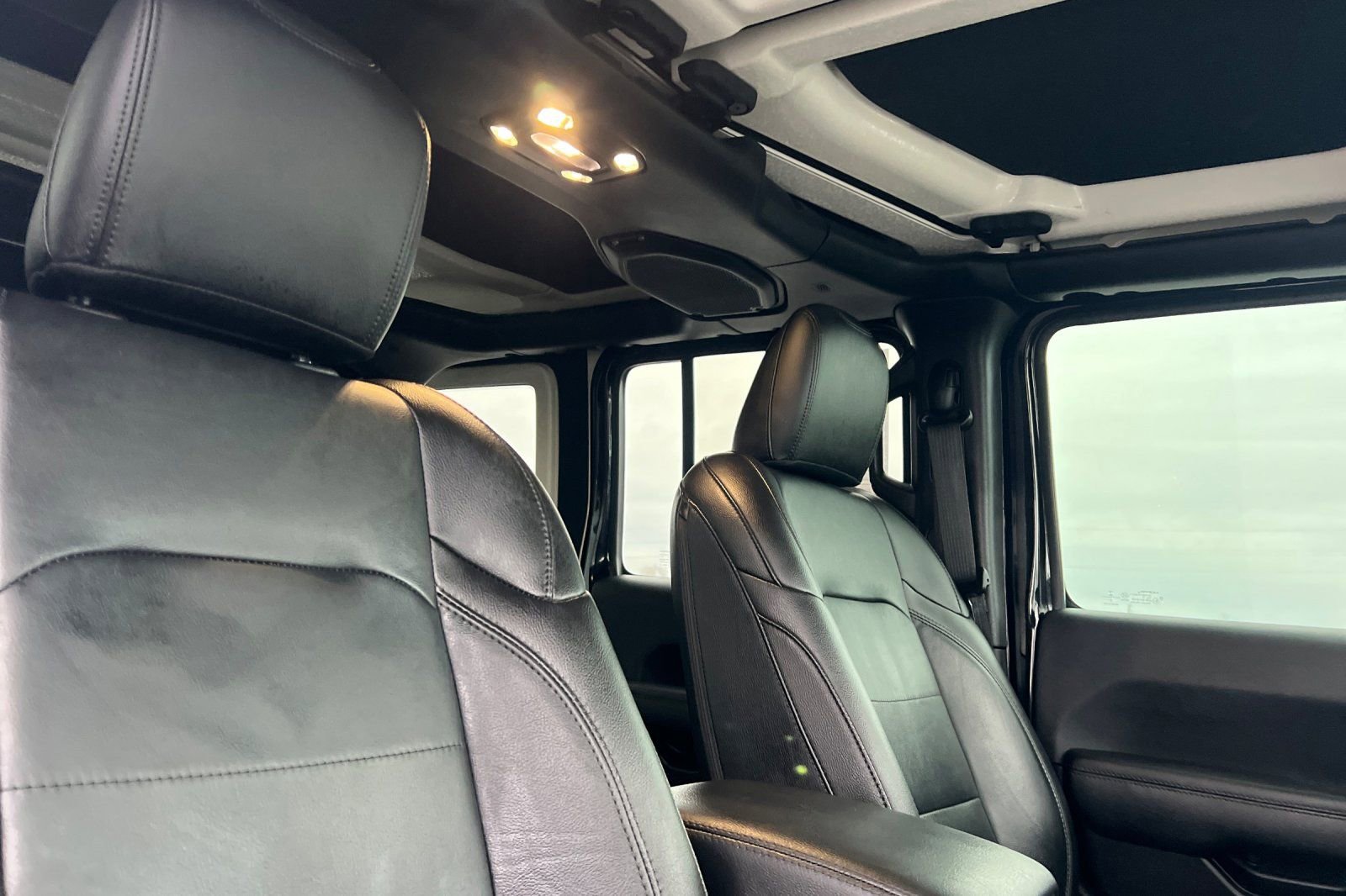 Used 2021 Jeep Wrangler Unlimited Sahara image 17