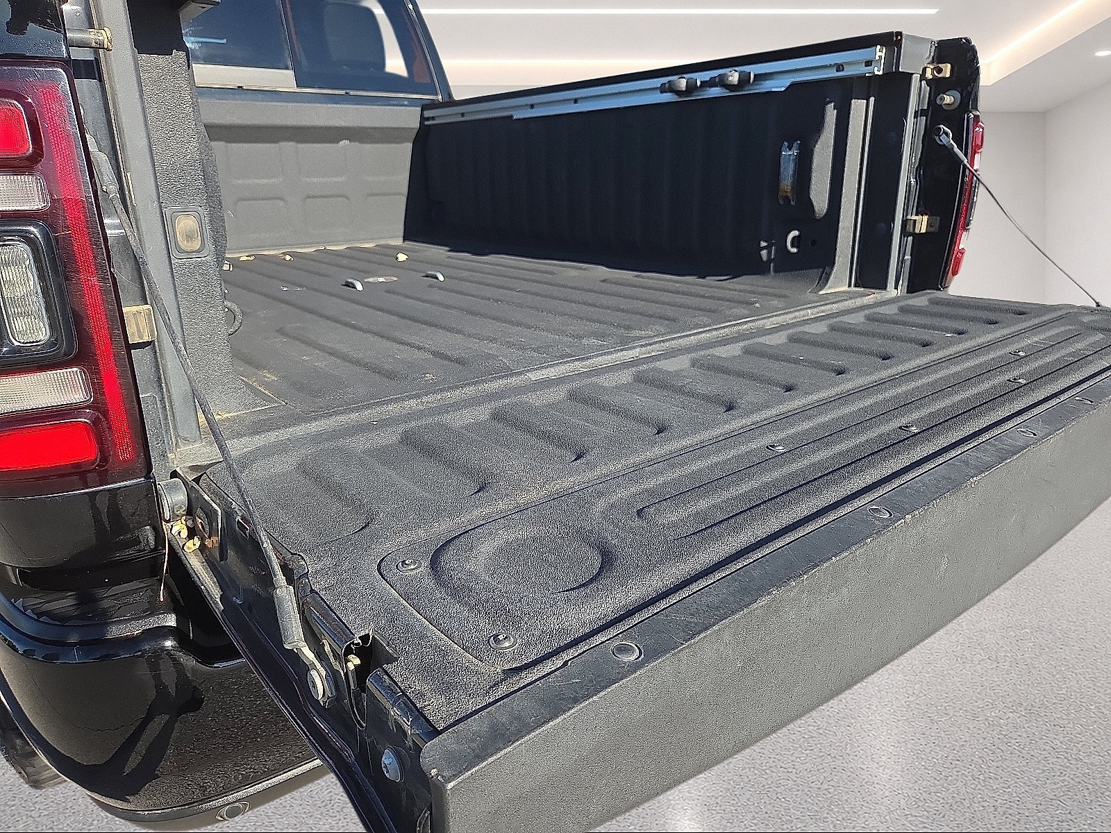 Used 2020 RAM 2500 Limited AWD/4WD image 9