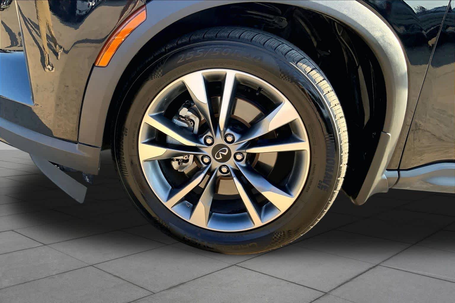Used 2023 INFINITI QX60 Luxe w/ Performance Audio Package FWD image 9