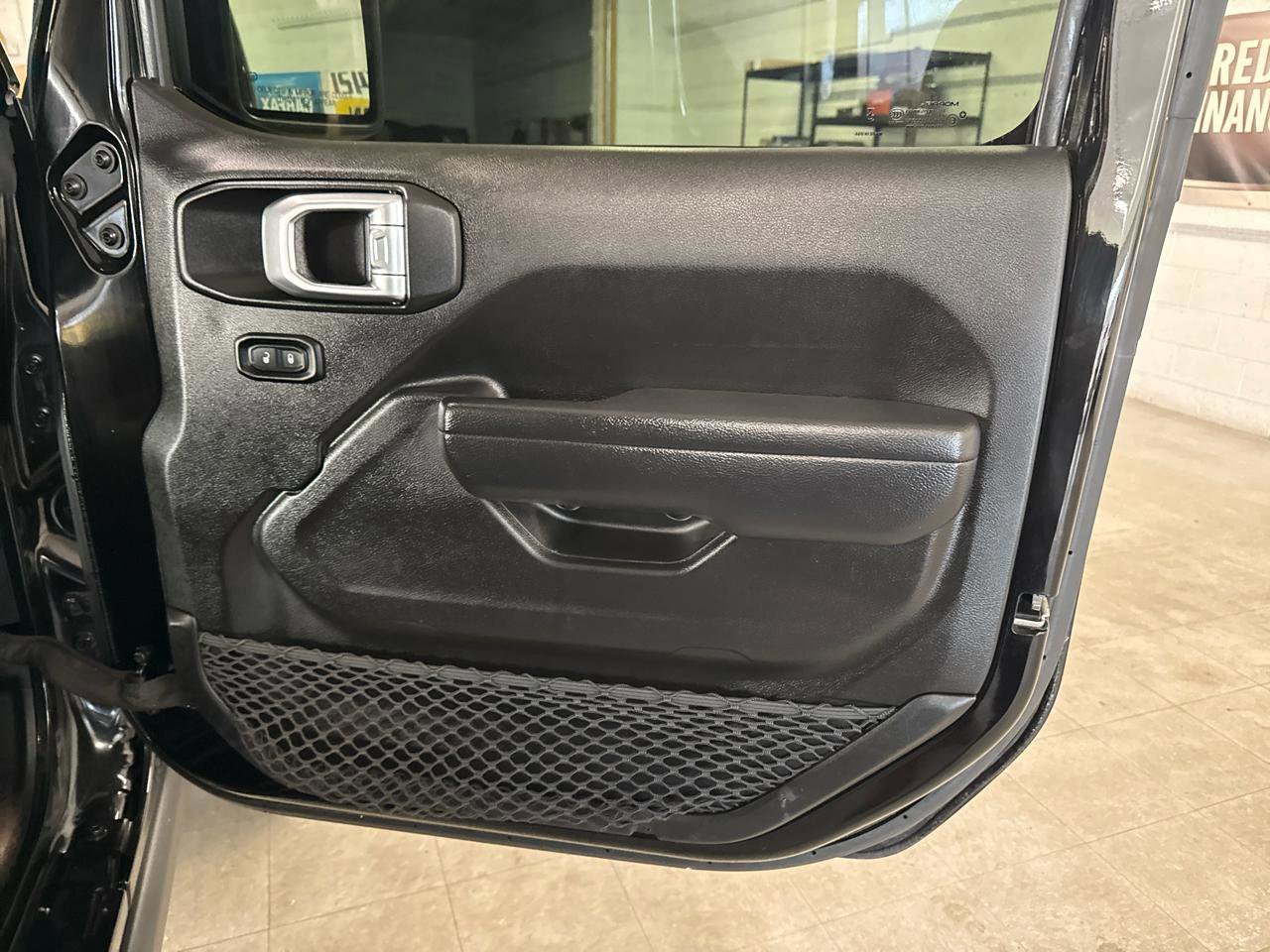 Used 2024 Jeep Wrangler Unlimited image 58