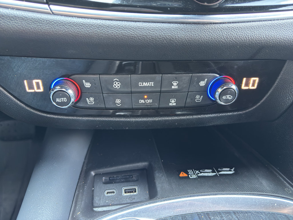 Used 2022 Buick Enclave Premium AWD/4WD image 23