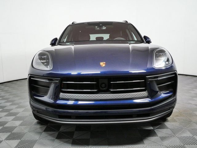 Certified 2023 Porsche Macan Turbo AWD/4WD image 37