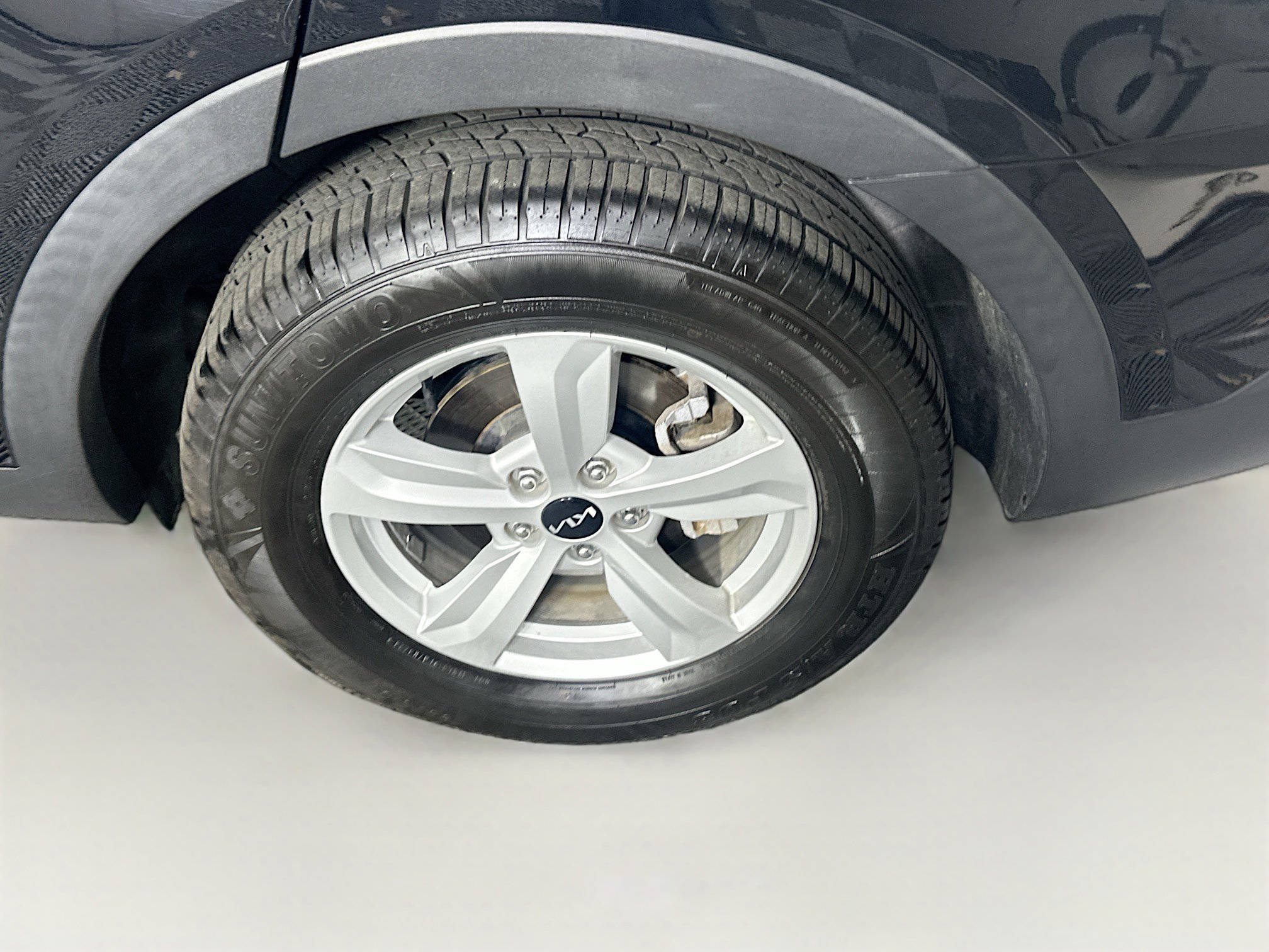 Used 2023 Kia Sorento LX image 11