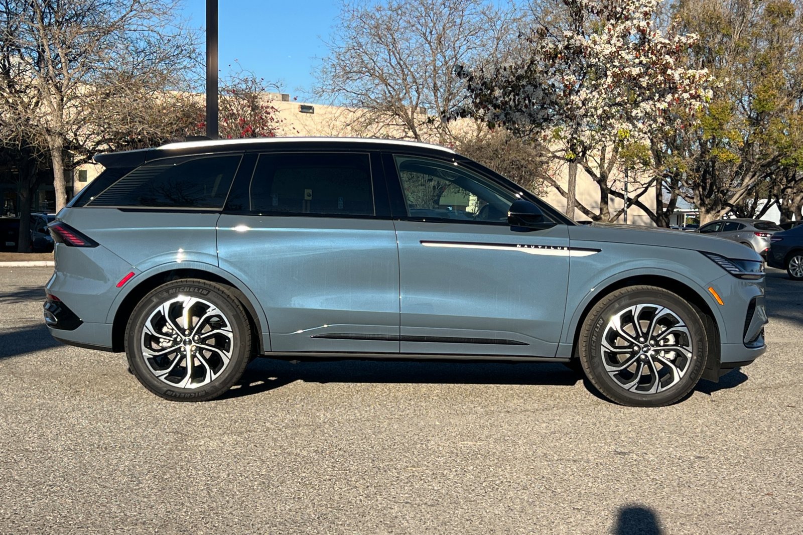 New 2026 Lincoln Nautilus Reserve AWD/4WD image 3
