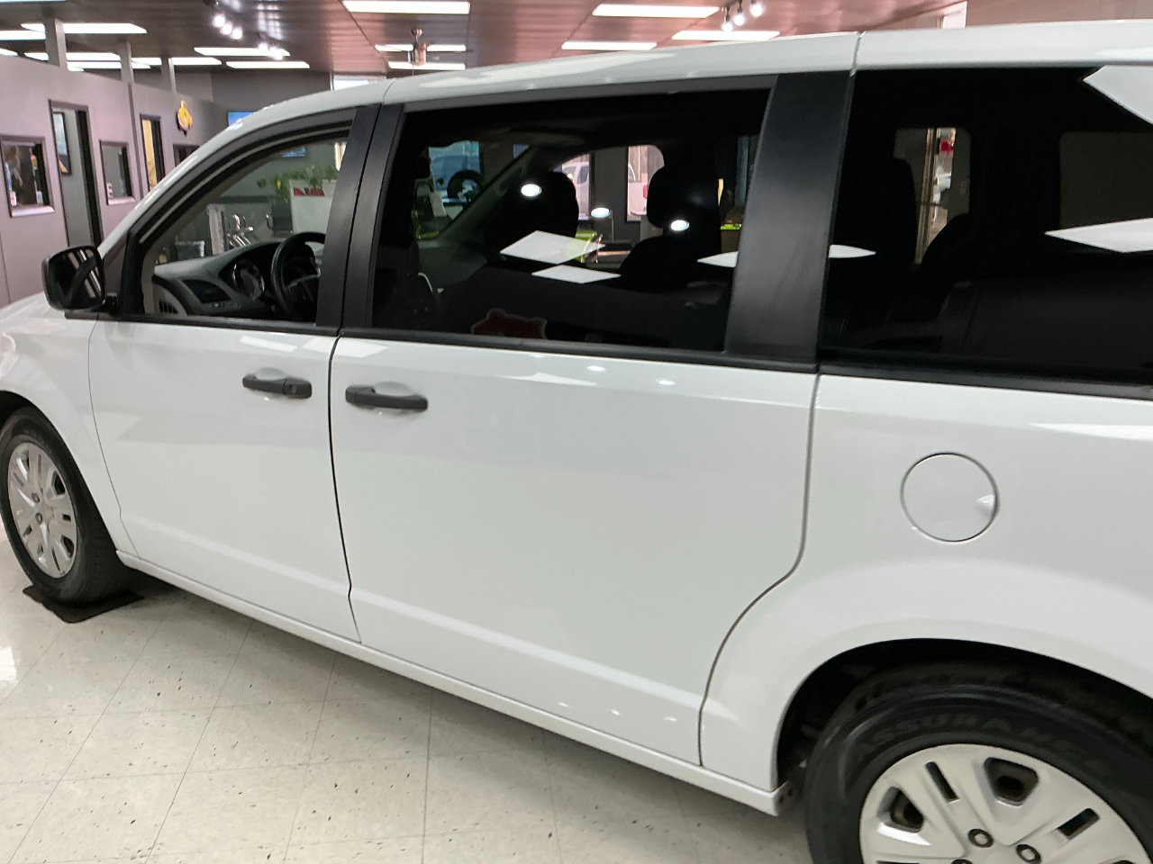 Used 2019 Dodge Grand Caravan SE w/ UConnect Hands-Free Group image 31