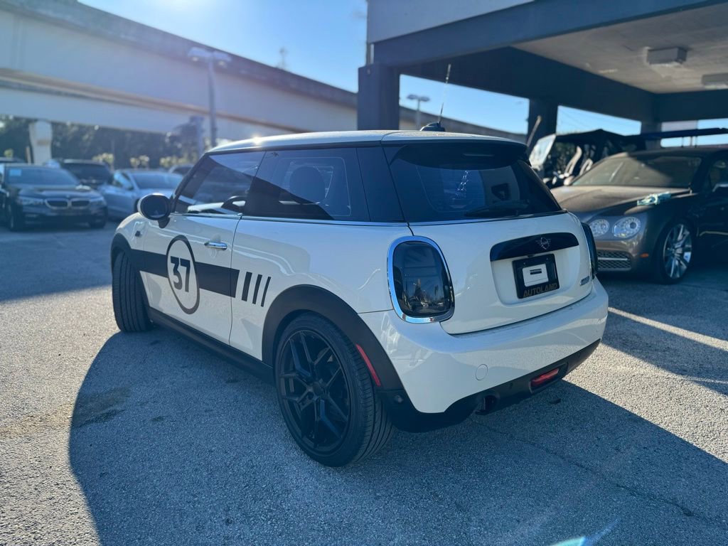 Used 2019 MINI Cooper 2-Door Hardtop w/ Signature Upholstery Package image 7
