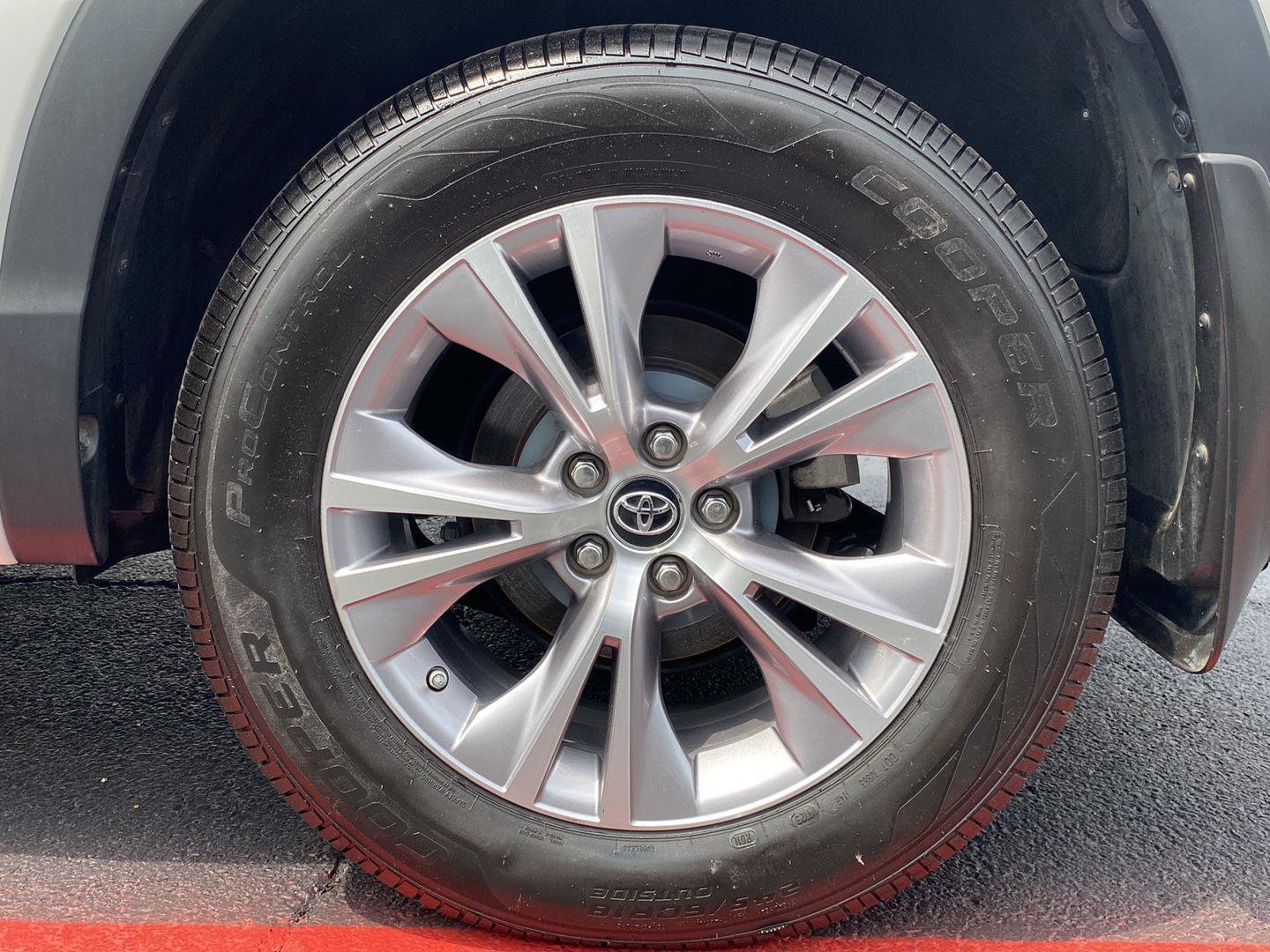 Used 2016 Toyota Highlander Plus FWD image 49