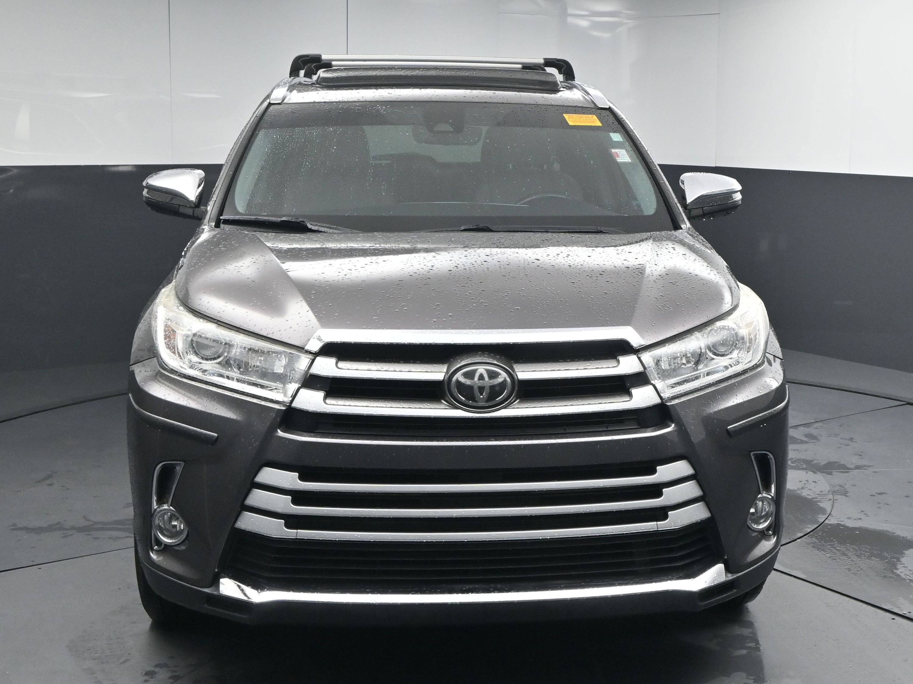 Used 2019 Toyota Highlander XLE image 2