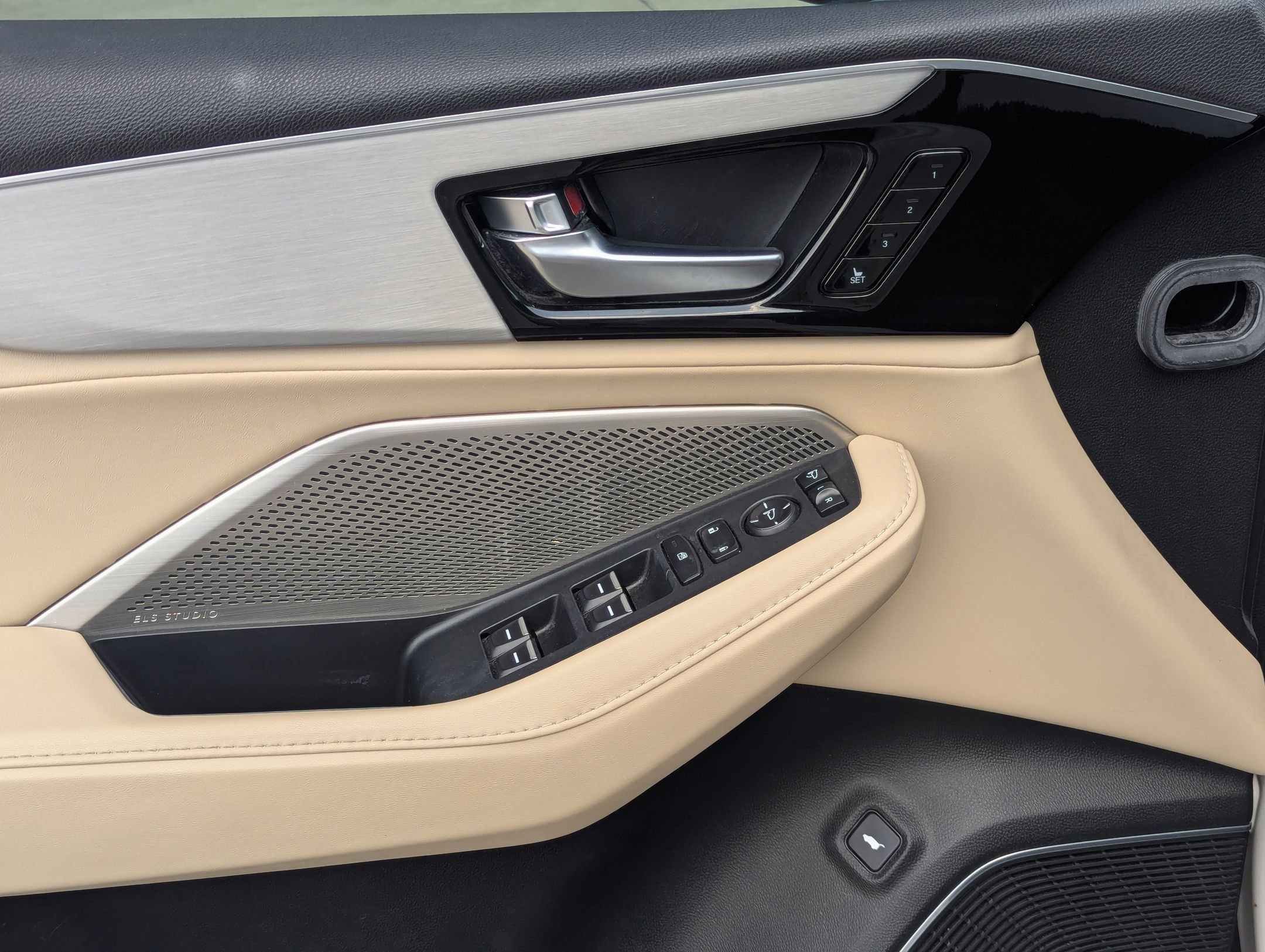 Used 2023 Acura MDX w/Technology Package image 12