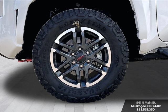 Used 2025 Toyota Tacoma TRD Sport AWD/4WD image 32