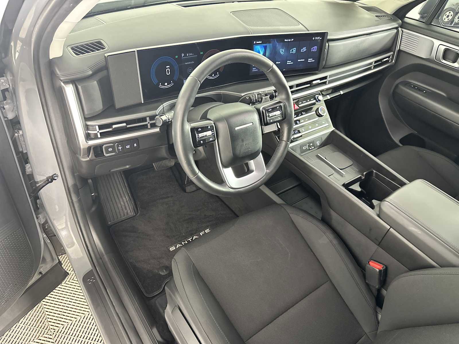 Used 2025 Hyundai Santa Fe SE FWD image 10