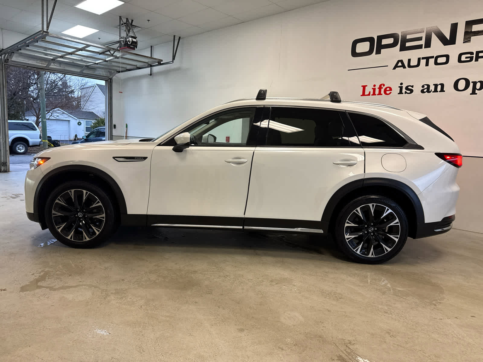 Certified 2024 MAZDA CX-90 Plug-In Hybrid w/ Premium Plus image 3