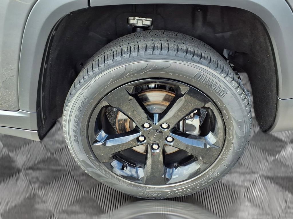 Used 2023 Jeep Grand Cherokee L Limited w/ Luxury Tech Group II image 21