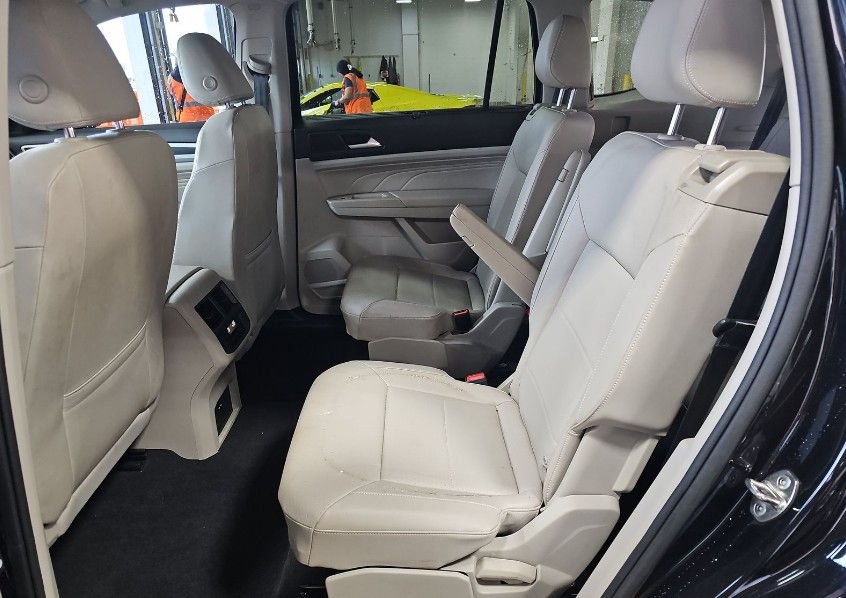 Used 2022 Volkswagen Atlas SEL R-Line image 9