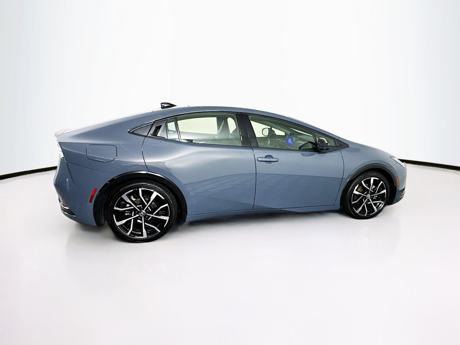 Used 2024 Toyota Prius Prime FWD image 8