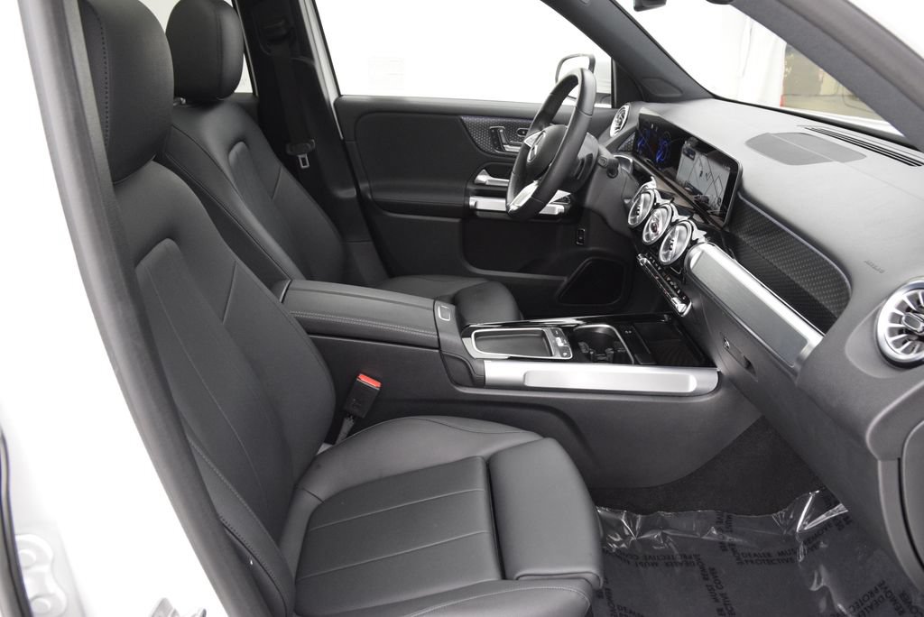 Certified 2024 Mercedes-Benz EQB 300 4MATIC image 16