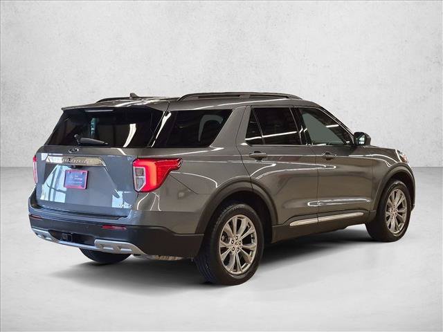 Used 2022 Ford Explorer XLT w/ Equipment Group 202A AWD/4WD image 5