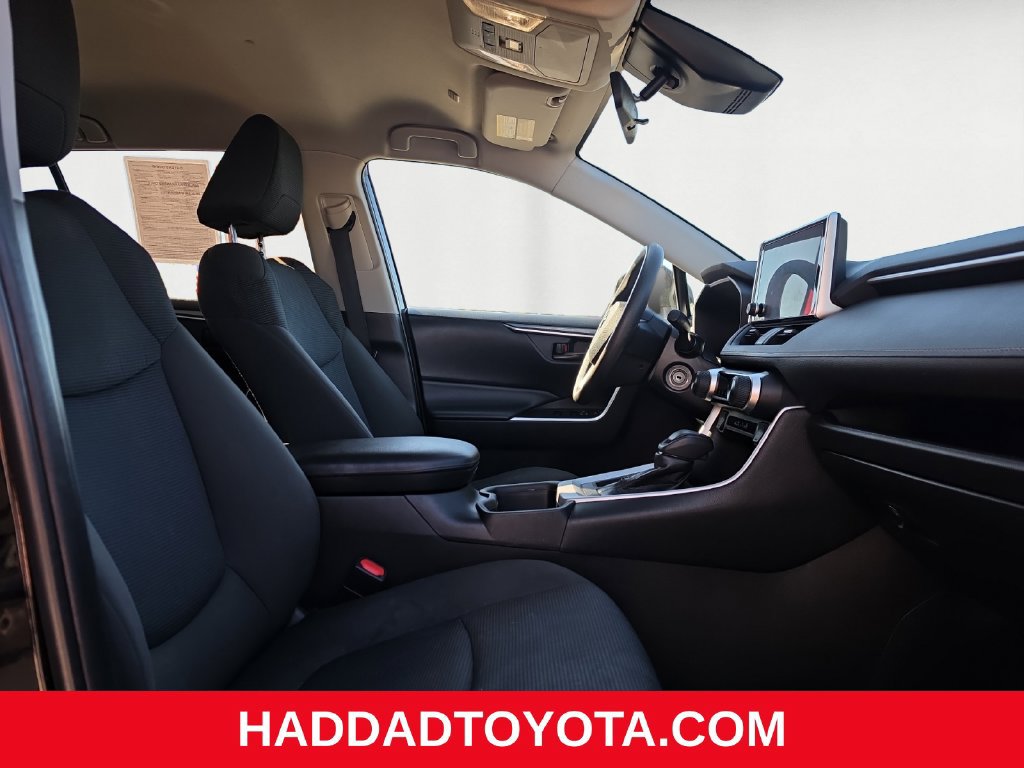 Used 2023 Toyota RAV4 LE AWD/4WD image 16