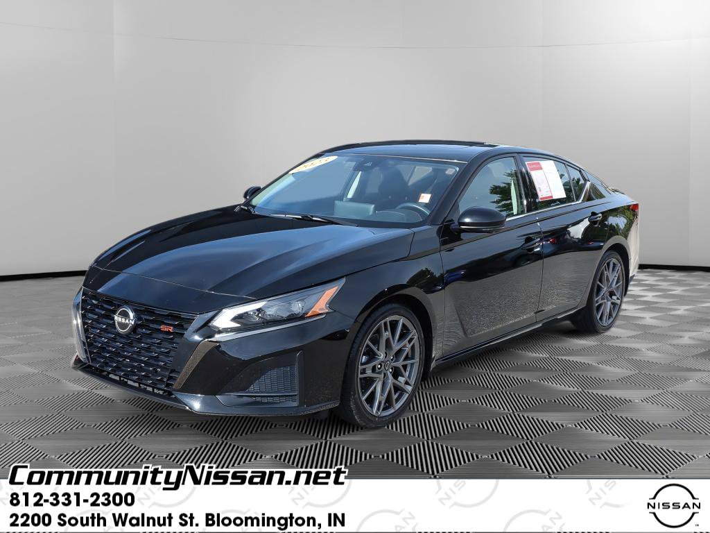 Used 2023 Nissan Altima 2.0 SR FWD image 1