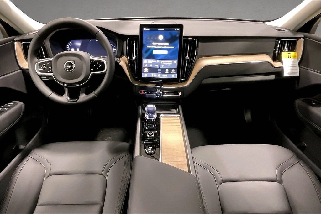 New 2026 Volvo XC60 T8 Plus w/ Protection Package Premier AWD/4WD image 5