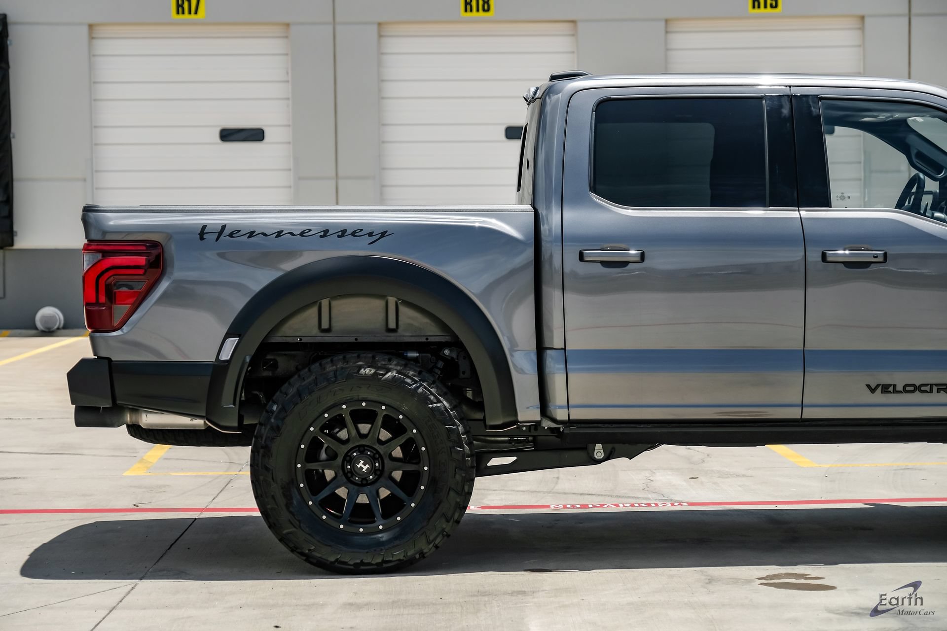 Used 2025 Ford F150 Raptor w/ Equipment Group 803A Raptor R AWD/4WD image 27