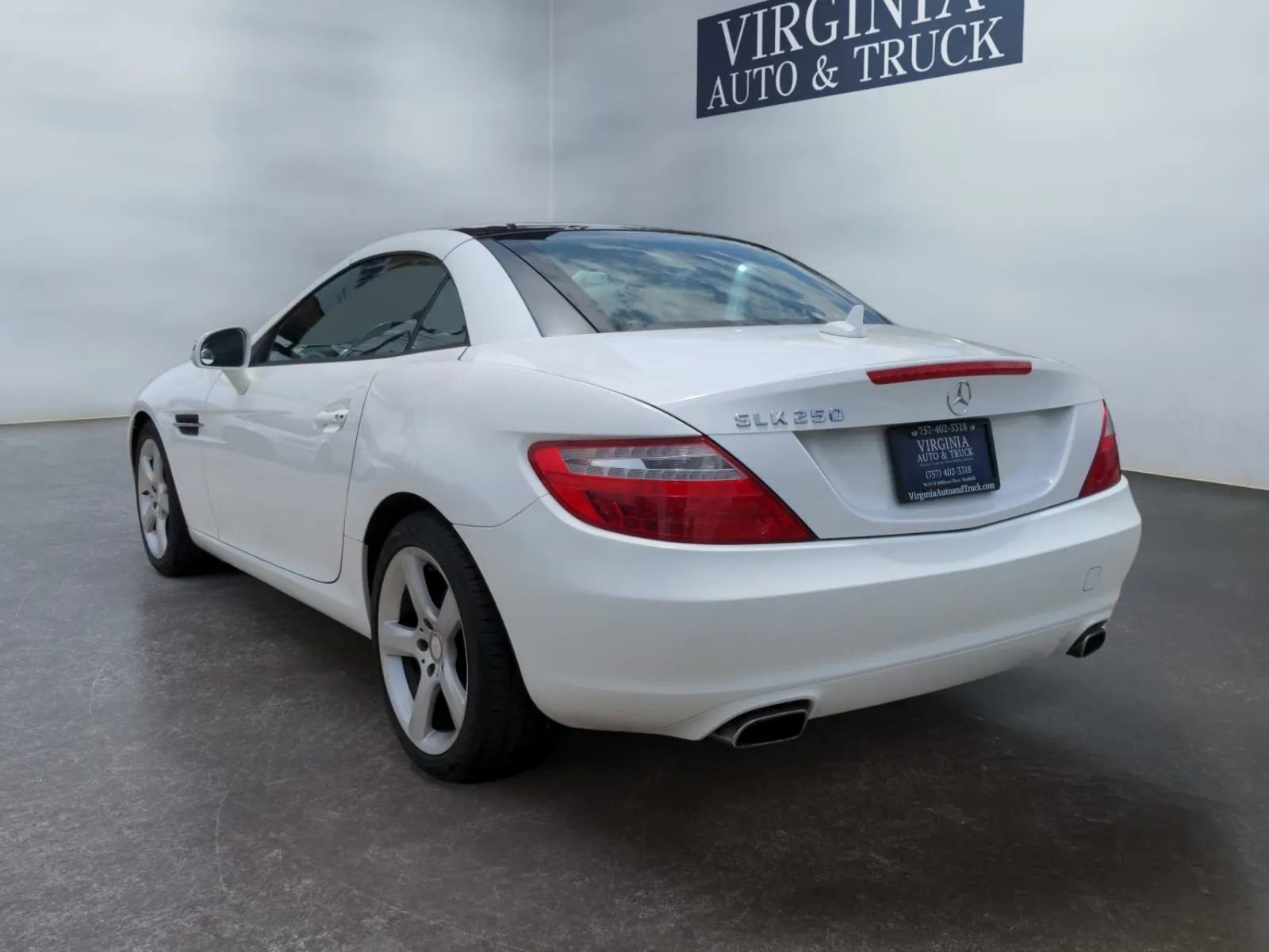 Used 2014 Mercedes-Benz SLK 250 image 8
