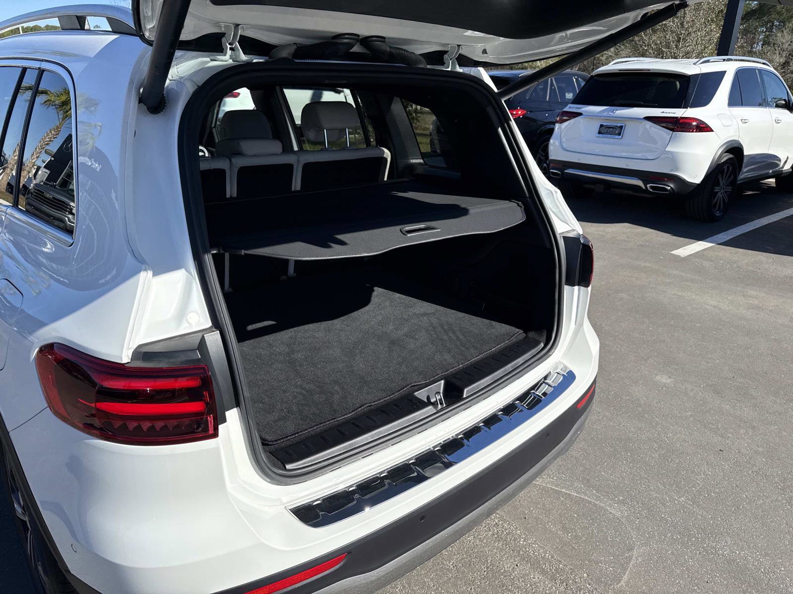 Used 2025 Mercedes-Benz GLB 250 image 12