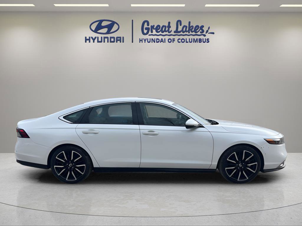 Used 2024 Honda Accord Touring image 2