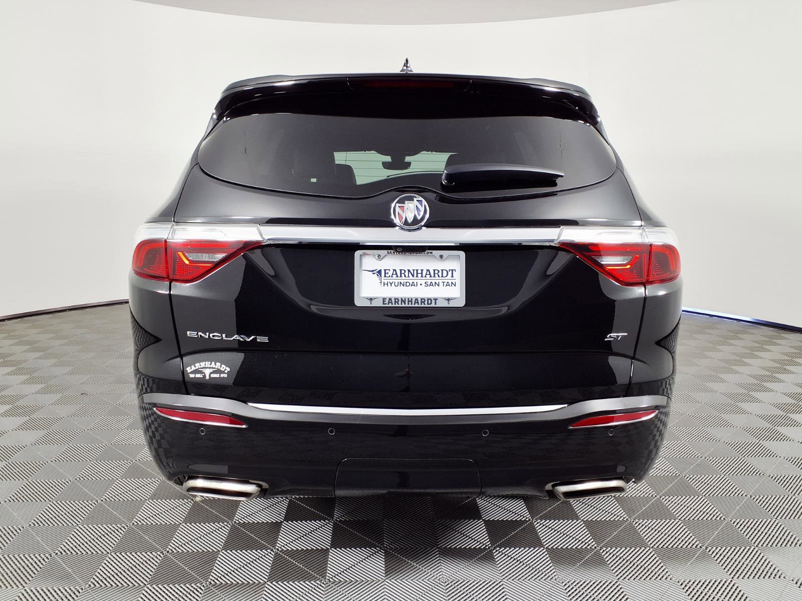 Used 2024 Buick Enclave Essence w/ Experience Buick Package FWD image 5