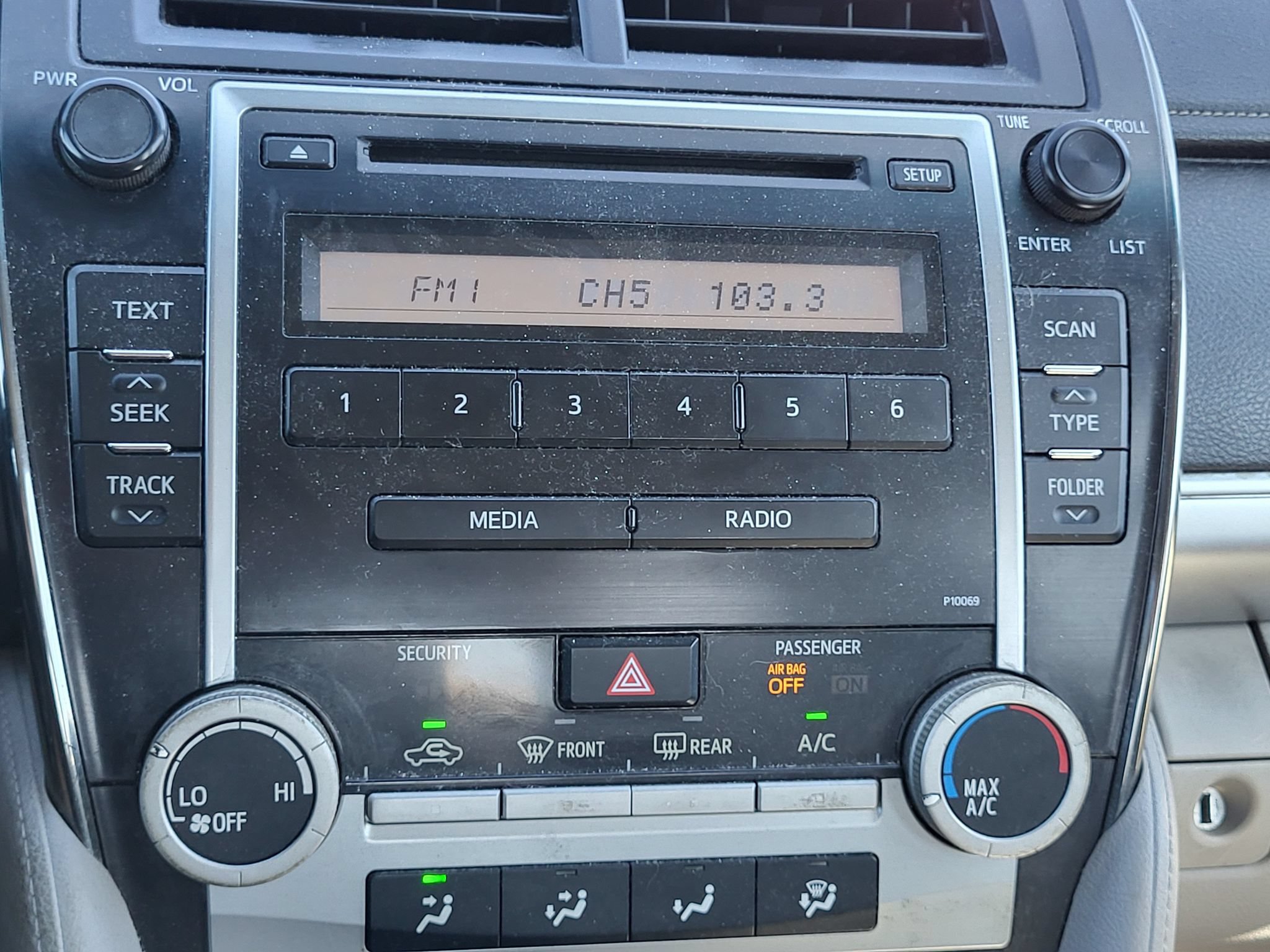 Used 2012 Toyota Camry FWD image 18