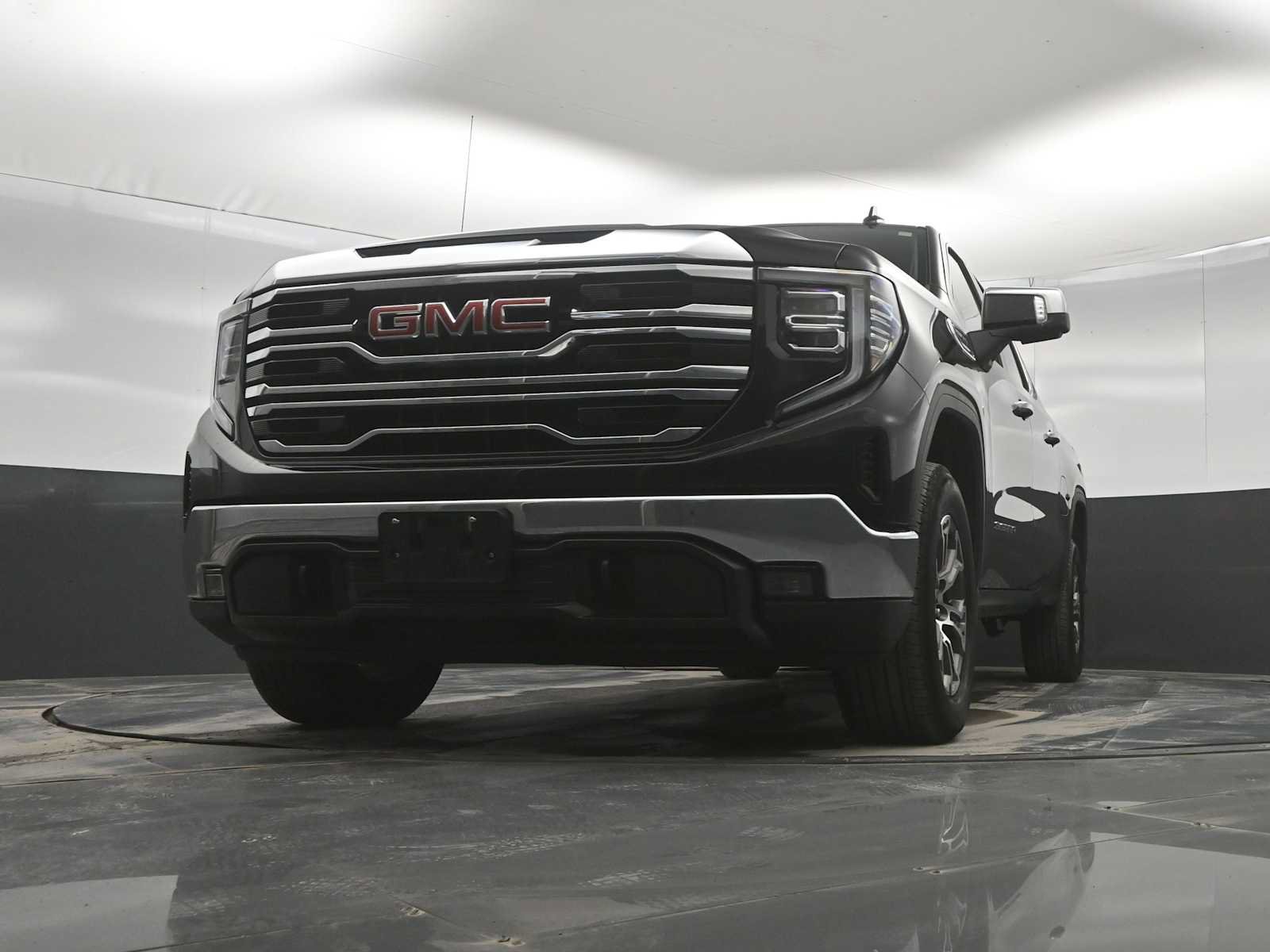 Used 2025 GMC Sierra 1500 SLT AWD/4WD image 34