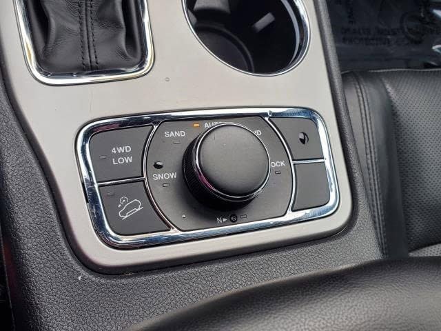 Used 2021 Jeep Grand Cherokee Limited w/ Luxury Group II image 29