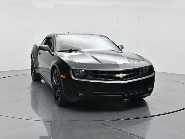 Used 2013 Chevrolet Camaro LS RWD image 4