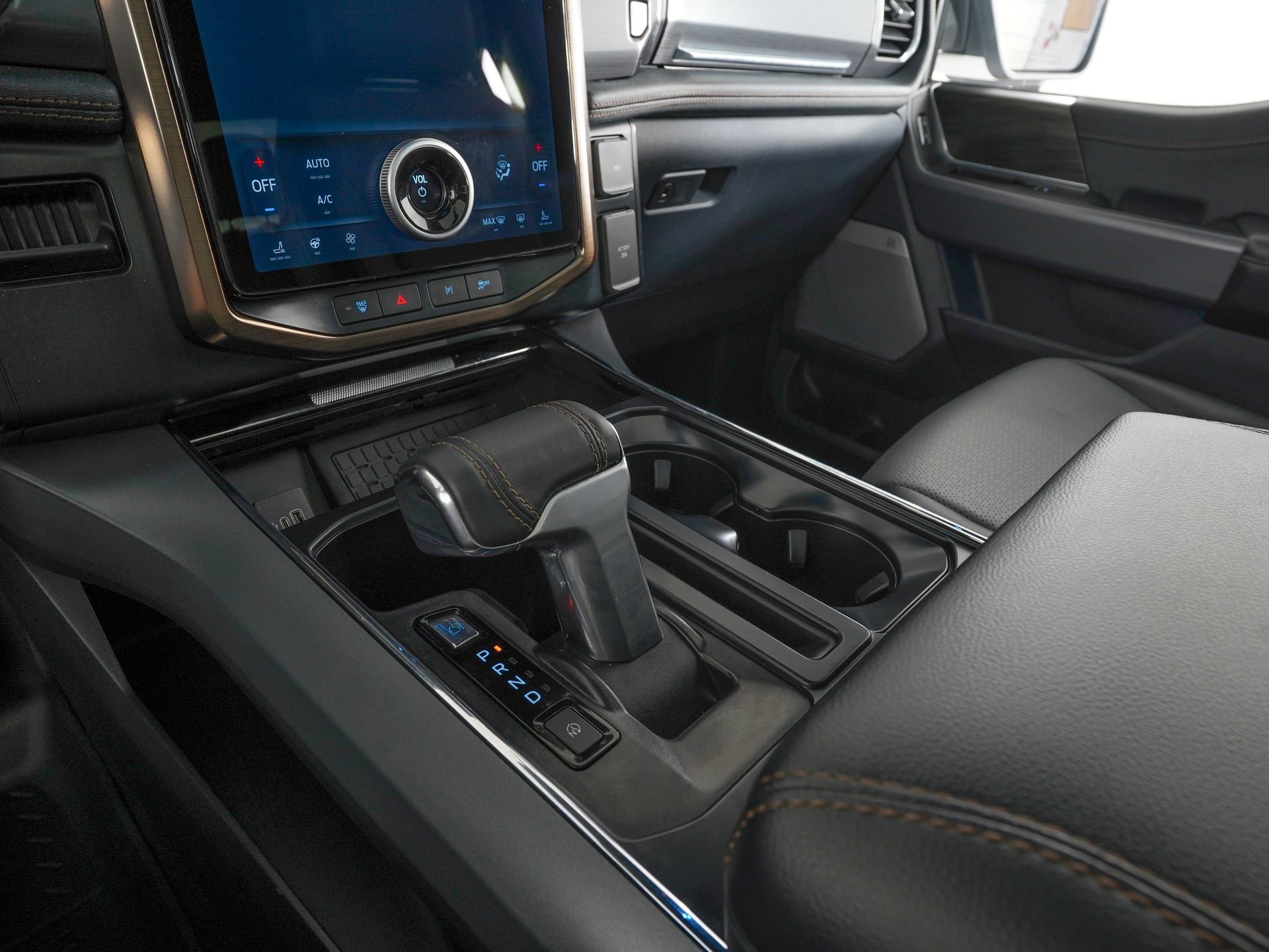 Used 2025 Ford F150 Lightning Lariat image 22