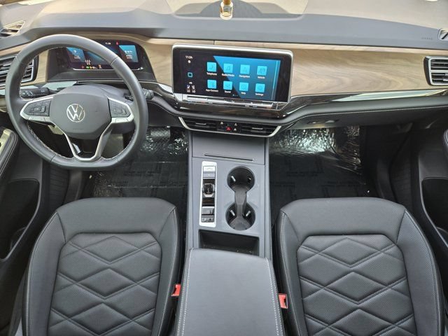Used 2025 Volkswagen Atlas SE FWD image 24