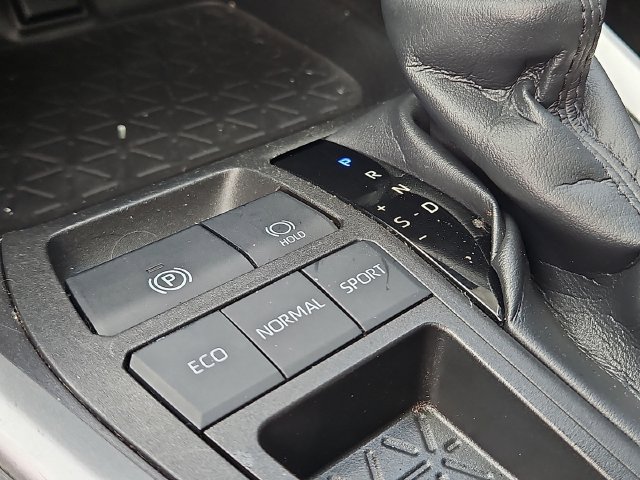 Used 2022 Toyota RAV4 XLE Premium FWD image 22