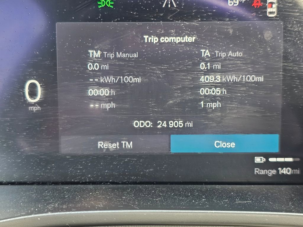 Used 2023 Volvo C40 P8 Recharge Ultimate image 18