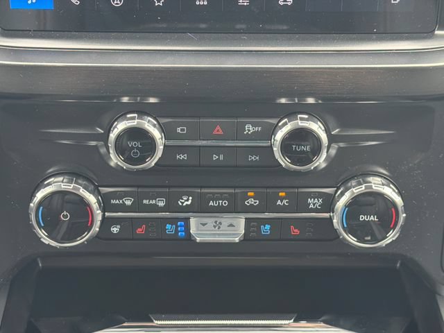 New 2026 Ford F250 Lariat w/ Black Appearance Package AWD/4WD image 28