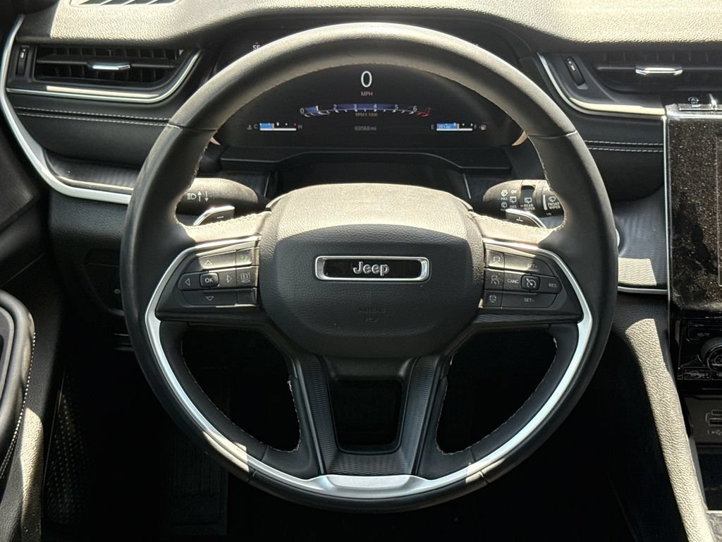 Used 2024 Jeep Grand Cherokee Altitude RWD image 14