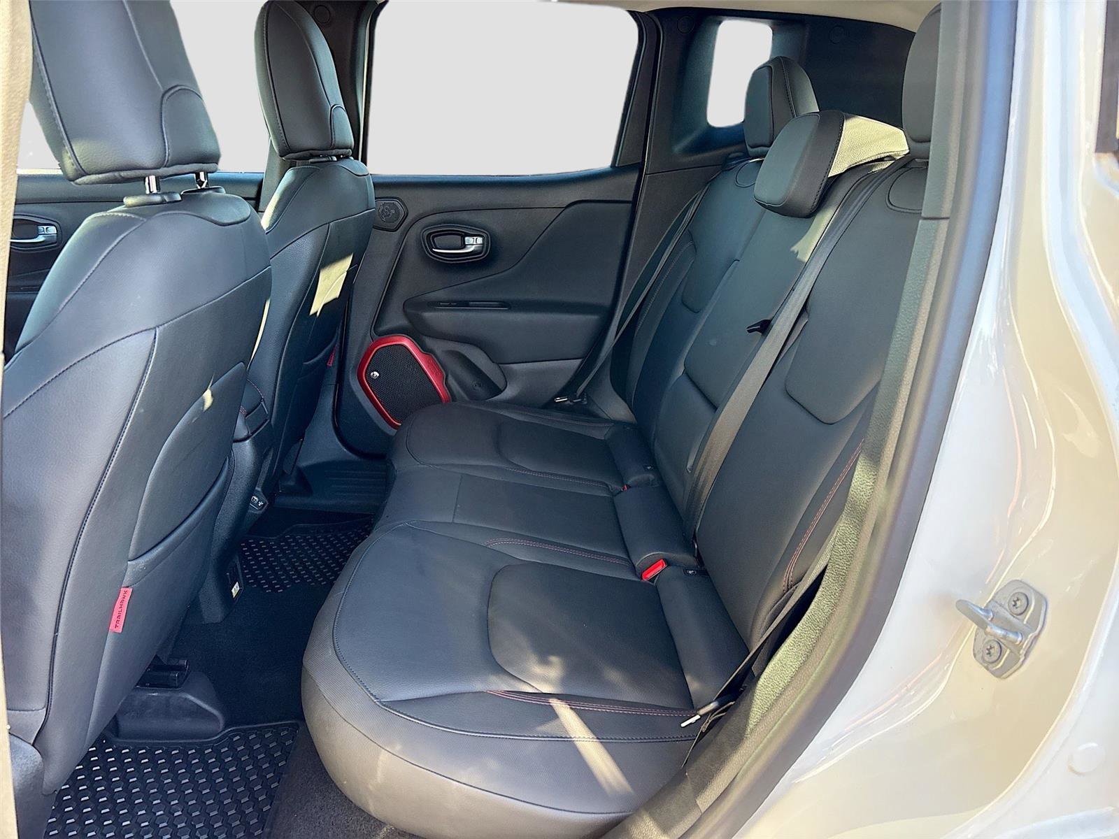 Used 2018 Jeep Renegade Trailhawk image 30