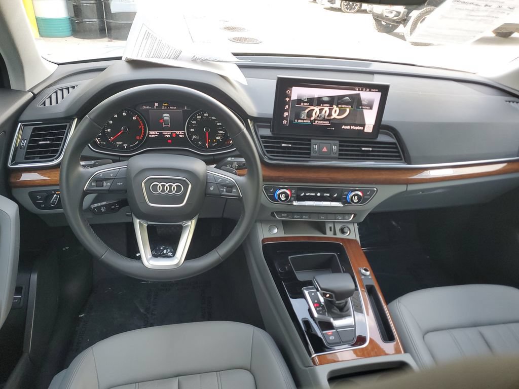 Certified 2023 Audi Q5 2.0T Premium w/ Convenience Package AWD/4WD image 3