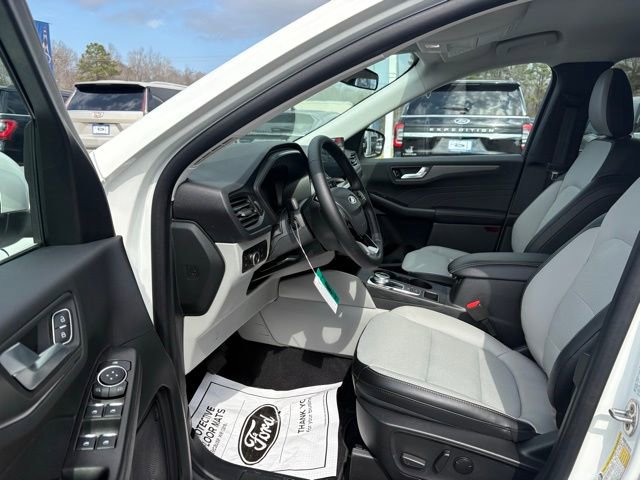 New 2026 Ford Escape SE FWD image 11