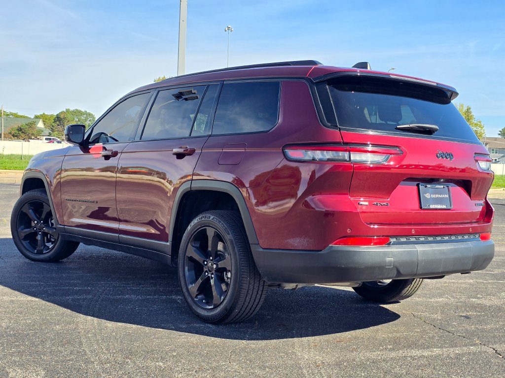 Used 2022 Jeep Grand Cherokee L Limited w/ Black Appearance Package AWD/4WD image 13