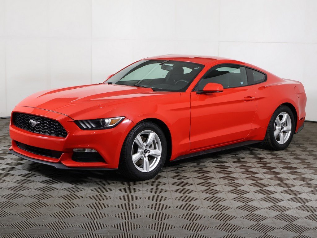 Used 2017 Ford Mustang Coupe image 5