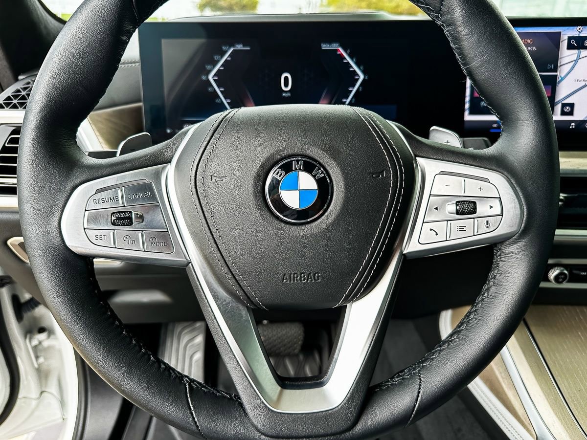 Certified 2024 BMW X7 xDrive40i w/ Executive Package image 15