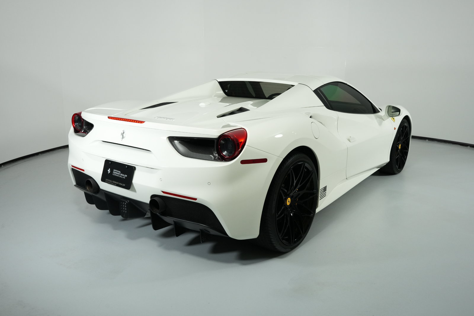 Used 2019 Ferrari 488 Spider RWD image 15